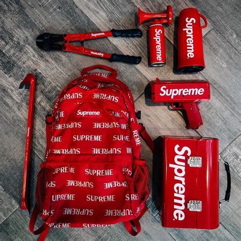 supreme shirt accessories